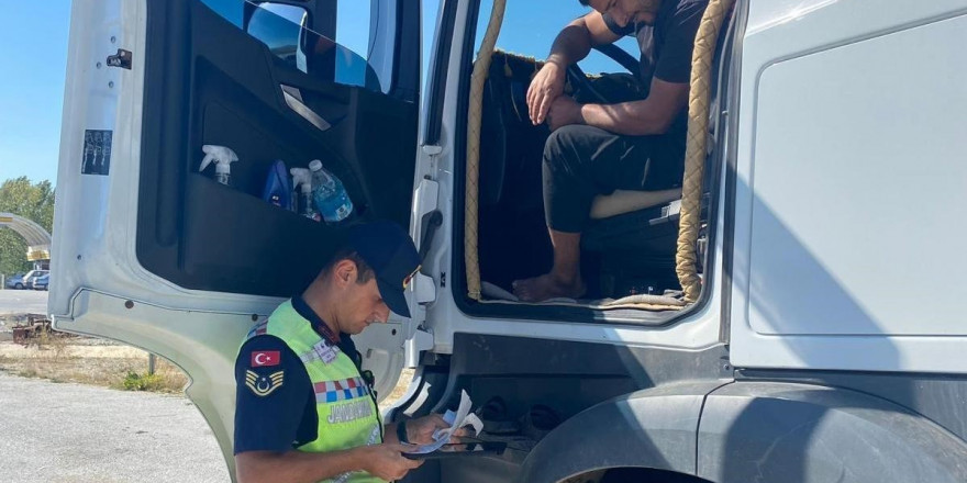 Kütahya’da Jandarma Trafik ve Asayiş Timlerinden alkol denetimi