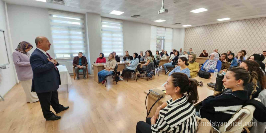 Kütahya’da öğretmenlere yönelik STEM Kursu 1. grup eğitimleri başladı