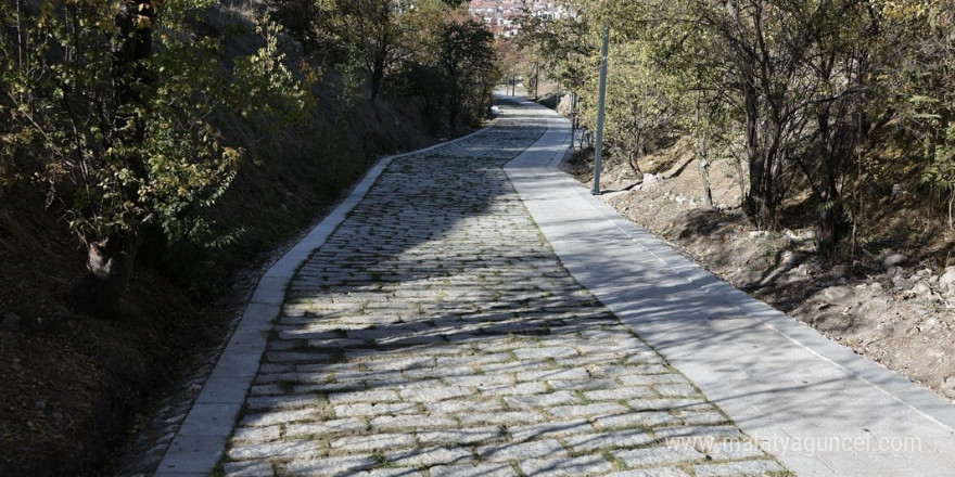 Kütahya’da ’Tarihi ve Doğayı Buluşturan Hisar Yürüyüş Yolu’nun ikinci etabı açıldı