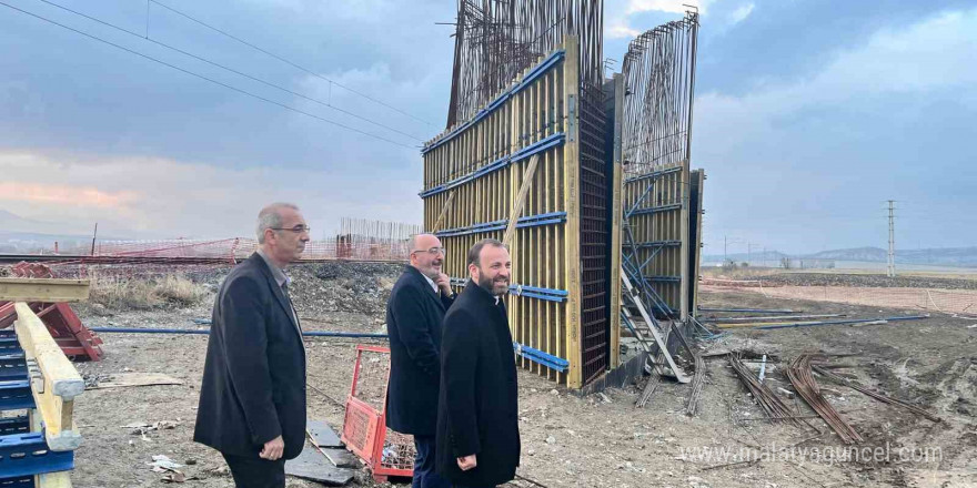 Kütahya’da üst geçit çalışmaları yeniden başladı