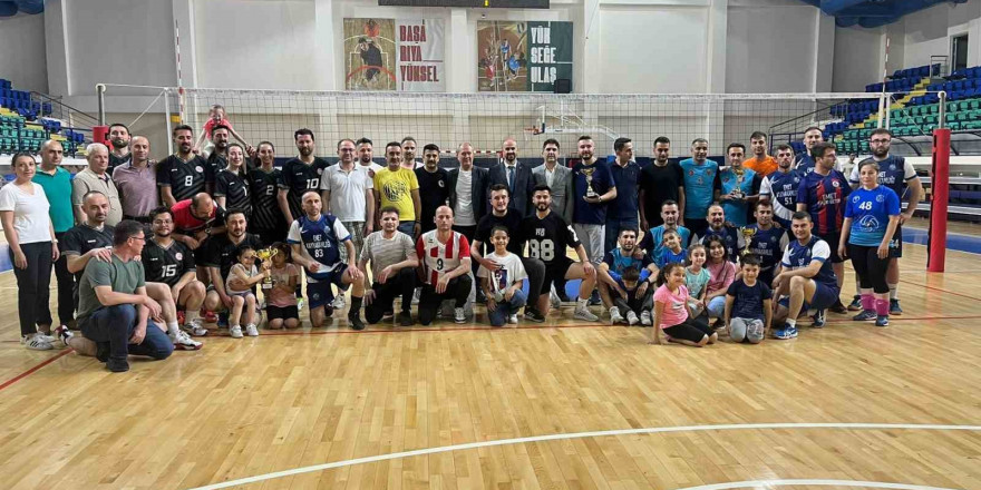 Kütahya’da voleybol turnuvası