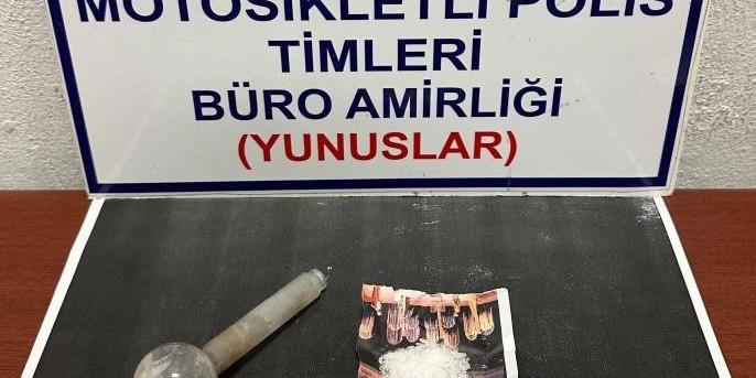 Kütahya’da Yunus Timleri 1 kişinin üzerinde uyuşturucu ele geçirdi