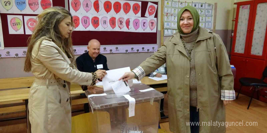 Kütahya’daki çifte vatandaşlar Bulgaristan seçimleri için sandık başında