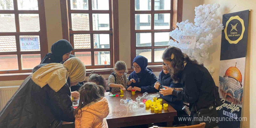 Kütahyalı gönüllüler tarihi konakta çocuklara unutulmaz bir gün yaşattı