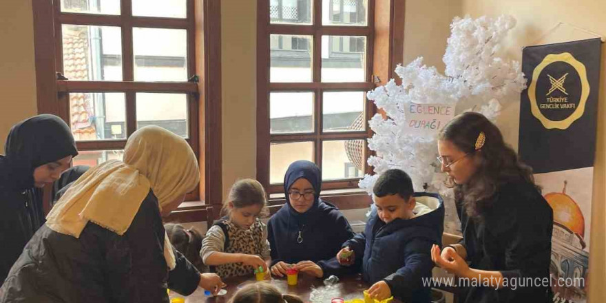 Kütahyalı gönüllüler tarihi konakta çocuklara unutulmaz bir gün yaşattı