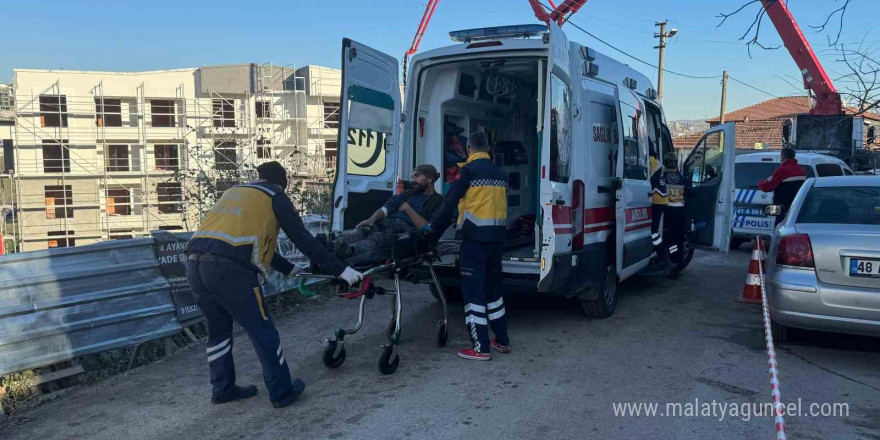 Lastik bomba gibi patladı: 2 yaralı