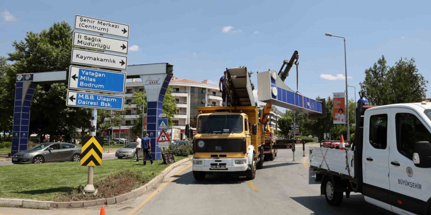 LED ekranlar kaldırılıyor