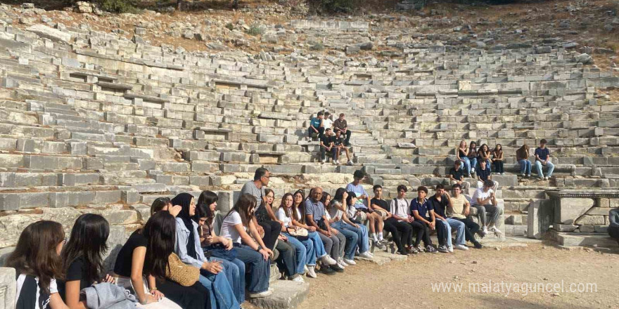 Liseli gençler, felsefe tarihini yerinde öğrendi