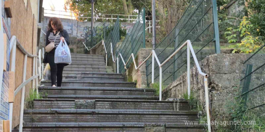 Logar tıkandı, merdivenler şelaleye döndü