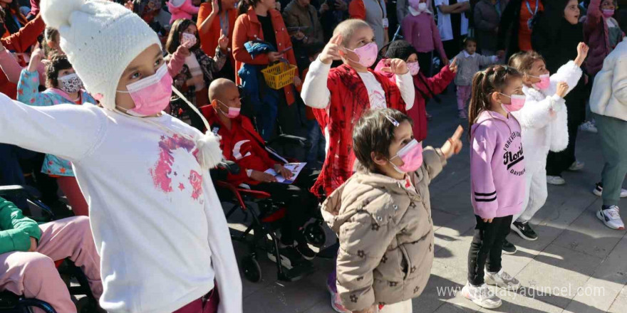 Lösemili çocuklar şenlik ile moral buldu