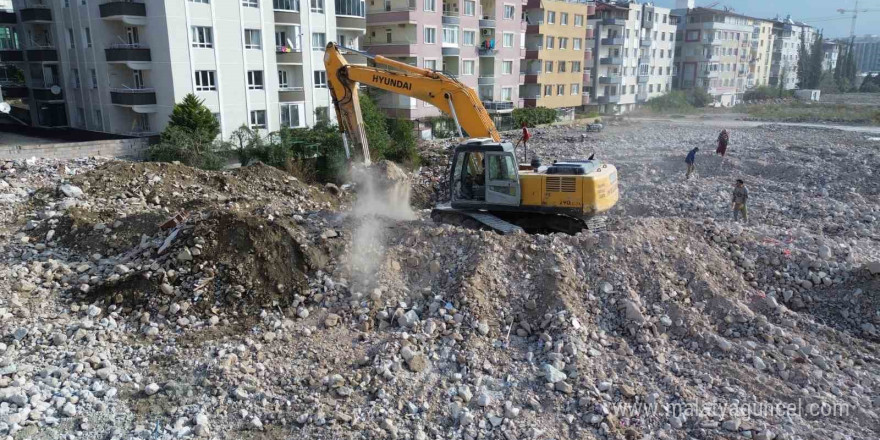 Maaşlarıyla merak uyandıran iş makinası operatörleri, uçuk meblağları dile getirenlere tepki gösterdiler