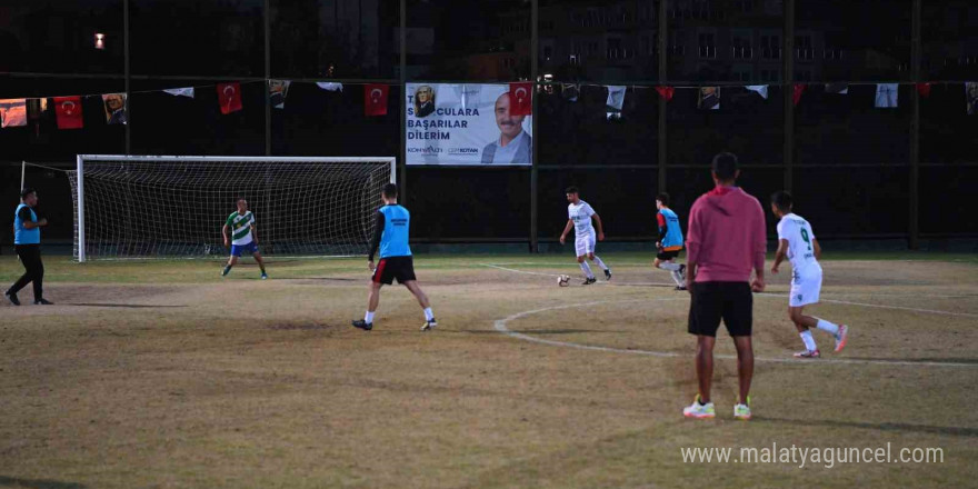 Mahalleler arası futbol turnuvasında heyecan sürüyor