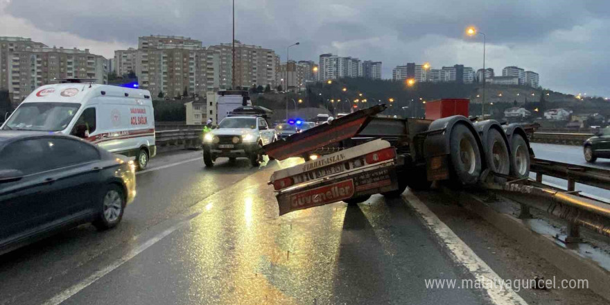 Makaslama yapan tırdan konteyner düştü, dorse bariyerlere girdi: 1 yaralı