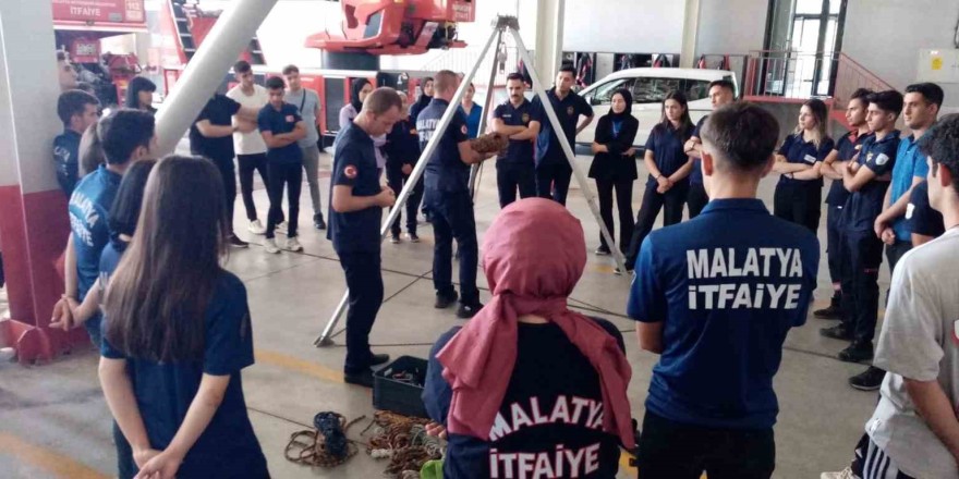 Malatya itfaiyesinden stajyer öğrencilere uygulamalı eğitim