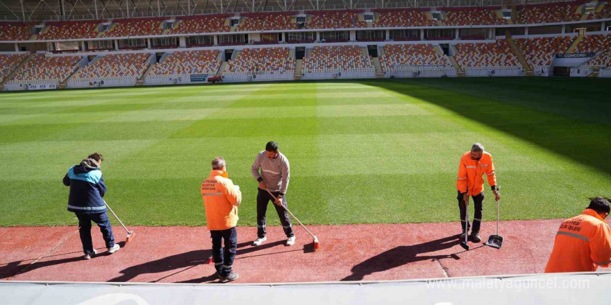 Malatya Stadyumu yeniden futbola hazırlanıyor