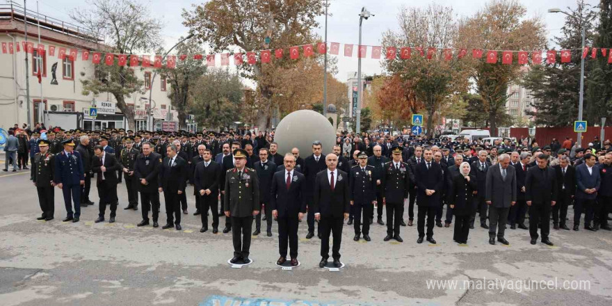 Malatya’da 10 Kasım Gazi Mustafa Atatürk’ü anma töreni düzenlendi