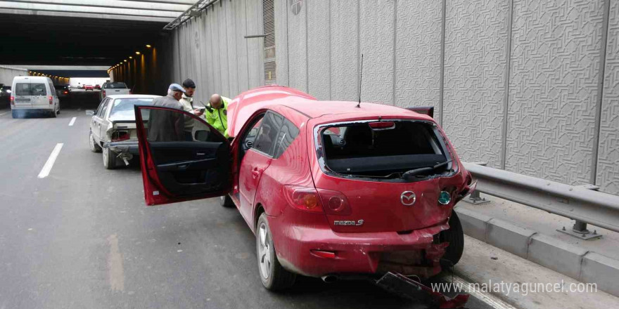 Malatya’da altgeçitte zincirleme kaza: 2 yaralı