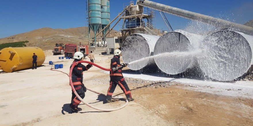 Malatya’da asfalt şantiyesinde korkutan yangın