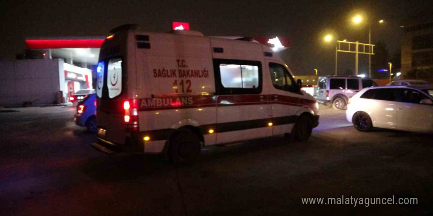 Malatya’da hafif ticari araç otomobille çarpıştı: 2 yaralı