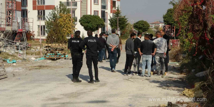 Malatya’da hasarlı binada el bombası ile çok sayıda mermi bulundu