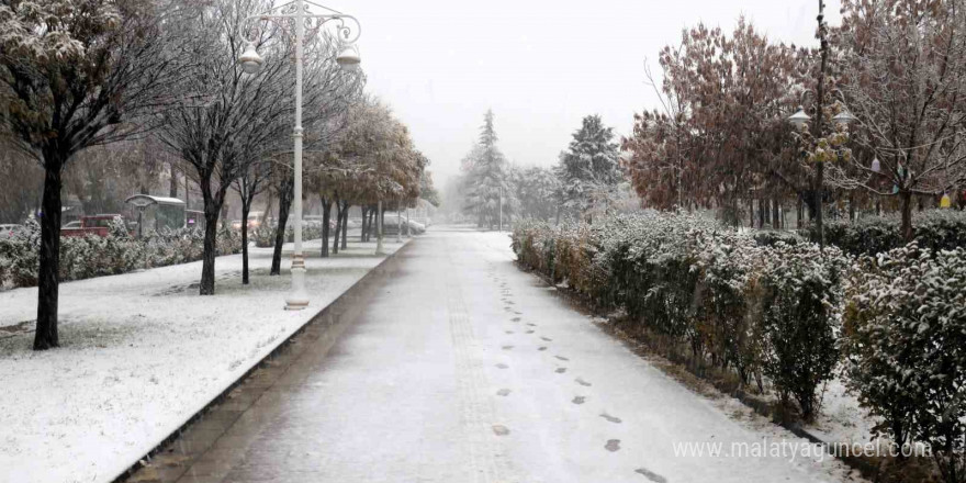 Malatya’da kar yağışı etkili oluyor