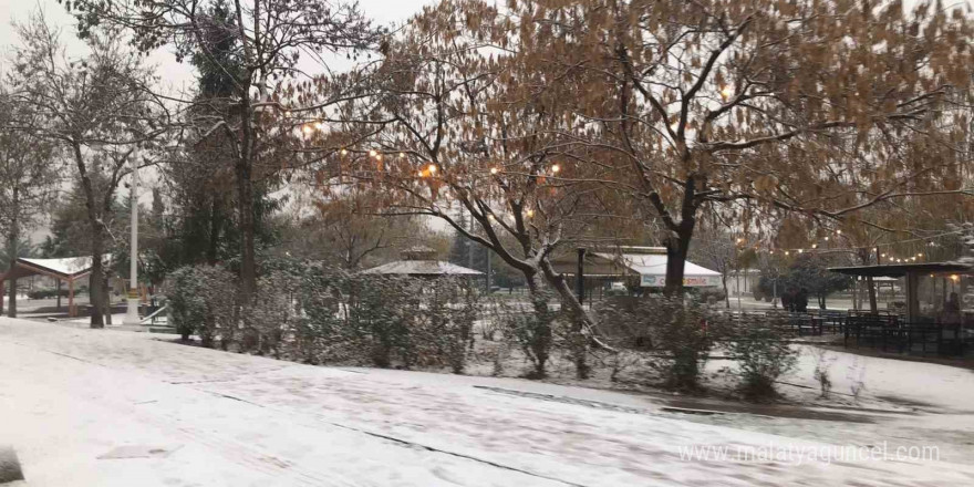 Malatya’da kar yağışı etkili oluyor