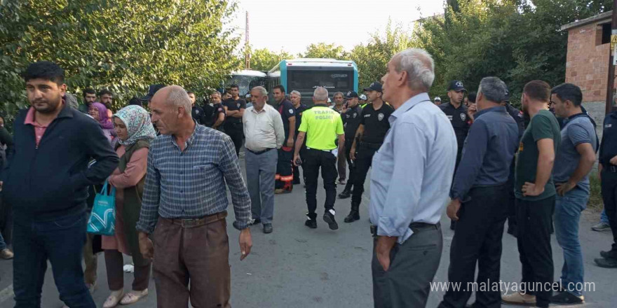 Malatya’da öğrenci servisi ile belediye otobüsü çarpıştı: Çok sayıda yaralı var