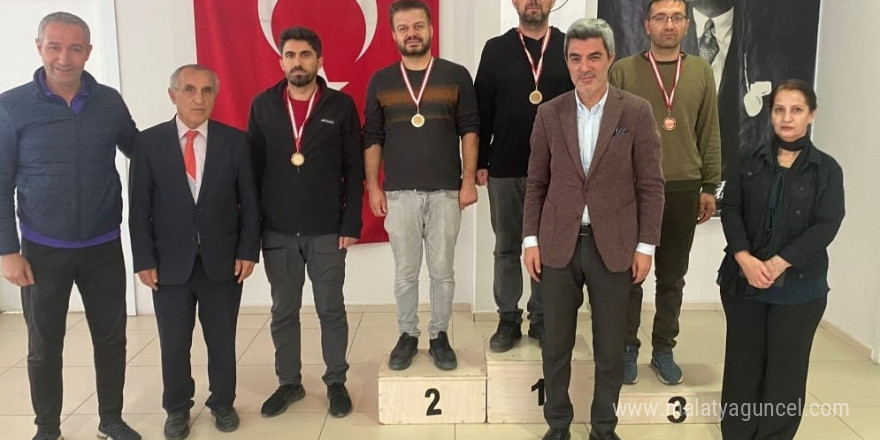 Malatya’da öğretmenler günü satranç turnuvası yapıldı