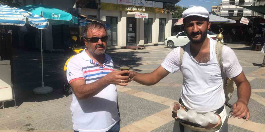 Malatya’da sıcak havaların vazgeçilmezi Meyan Şerbeti