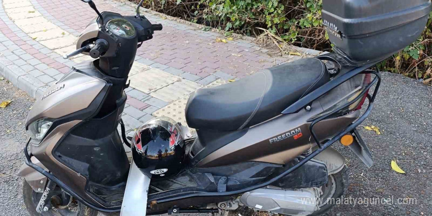 Manavgat’ta motosiklet ile otomobil kavşakta çarpıştı: 1 yaralı