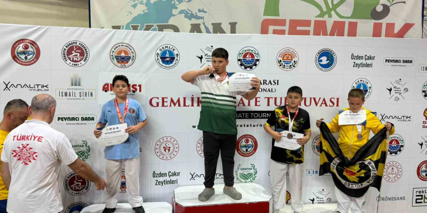 Manisa BBSK Karate takımından 16 madalya