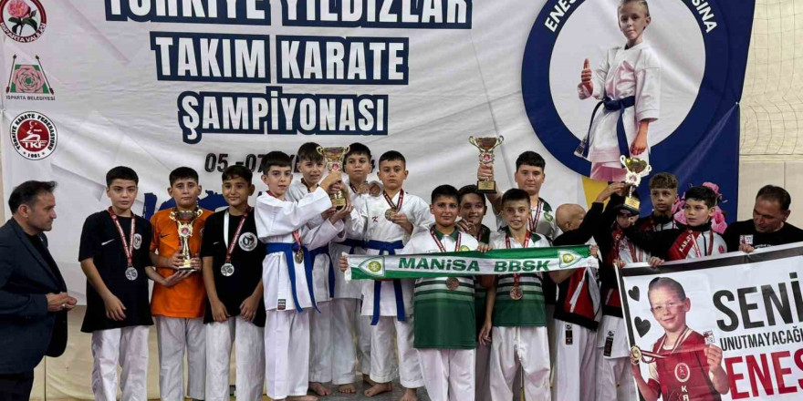 Manisa BBSK Karate Takımından bir 3’üncülük iki 5’incilik