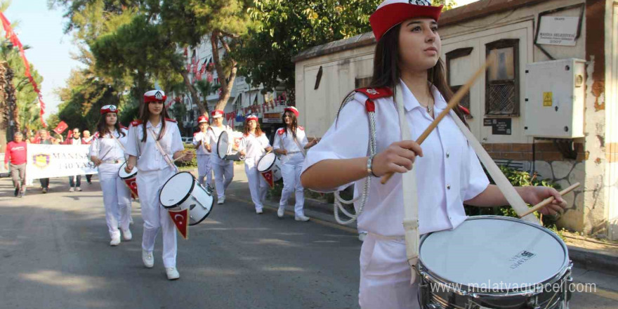 Manisa Lisesi’nden 140’ıncı yıla görkemli kutlama