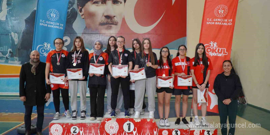 Manisa’da 10 ilden 80 sporcu Türkiye Şampiyonasına katılmak için yarıştı