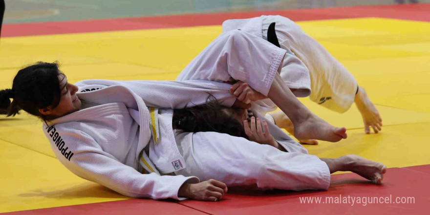 Manisa’da 2024-2025 Eğitim Öğretim Yılı Okul Sporları judo müsabakalarıyla başladı