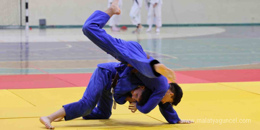 Manisa’da 2024-2025 Eğitim Öğretim Yılı Okul Sporları judo müsabakalarıyla başladı