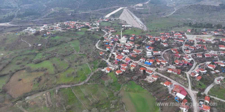 Manisa’da kırsal mahallelere hizmet yağıyor