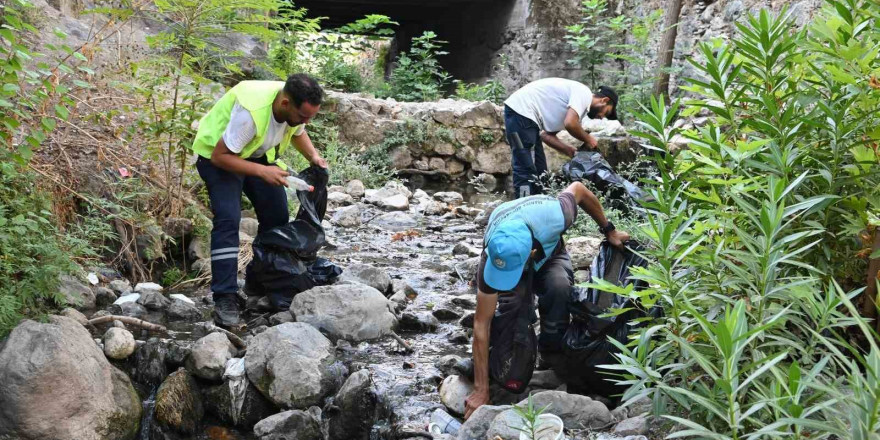 Manisa’da tarihi dokuların güzergahında temizlik yapıldı