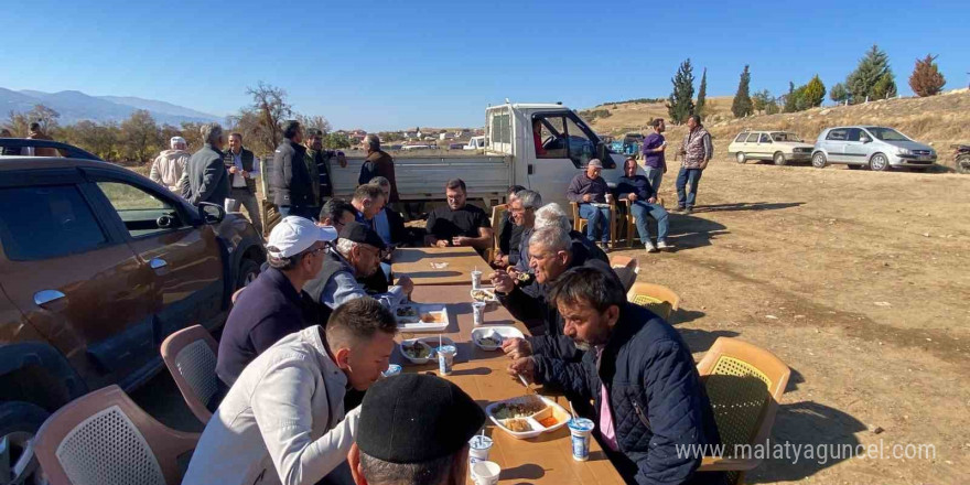 Manisa’da vatandaşlar yağmur duasına çıktı