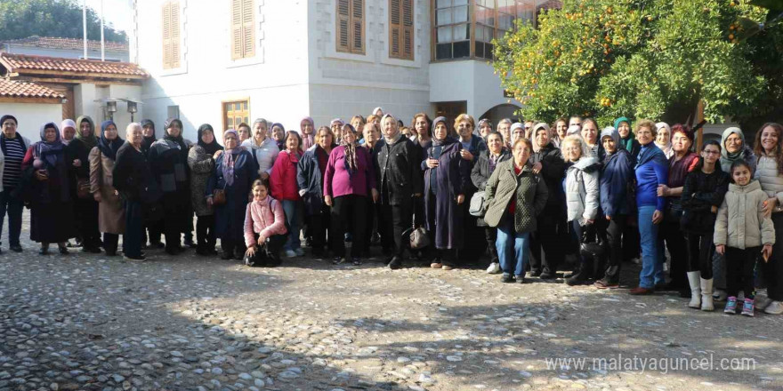 Manisalı kadınlar 2025 yılında da kenti tanımaya devam edecek