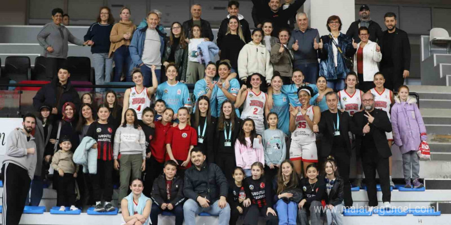 Manisa’nın tek kadın basketbol takımı, evinde yenilmiyor