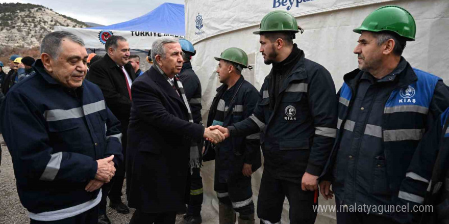 Mansur Yavaş’tan grevdeki maden işçilerine destek ziyareti