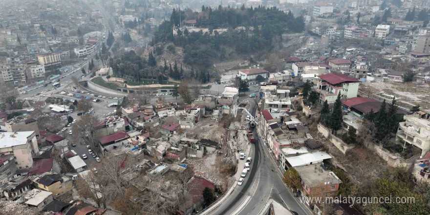 Maraş Kalesi ile Sarayaltı bağlantı yolu yapılıyor