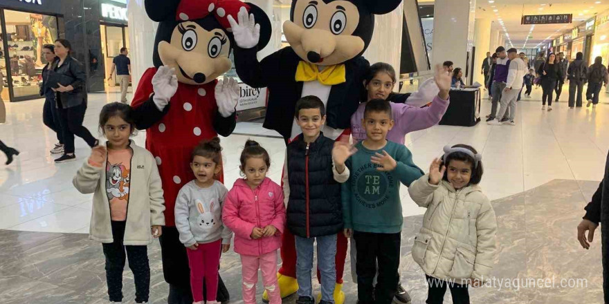 Mardian Mall’da ara tatilde çocuklar ve aileleri eğlenceye doydu