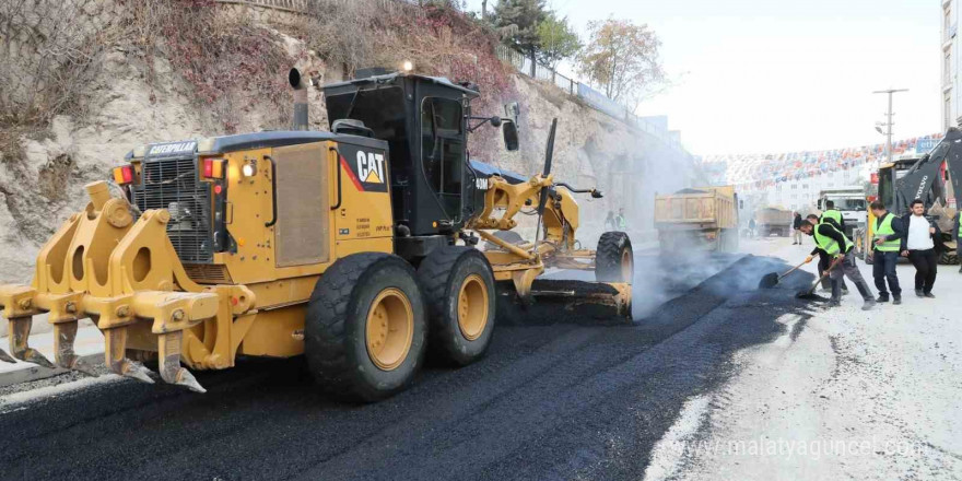 Mardin Büyükşehir Belediyesinden yol bakım ve onarım çalışmaları