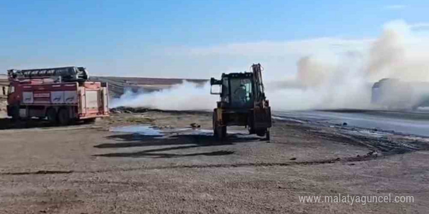 Mardin’de seyir halindeki tır alev alev yandı