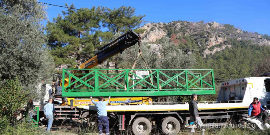 Marmaris Belediyesi, okul yolunu güvenli hale getirdi