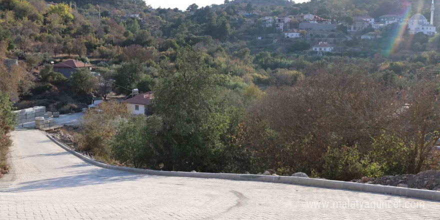 Marmaris Belediyesi’nden Söğüt Mahallesi’nde yol çalışması