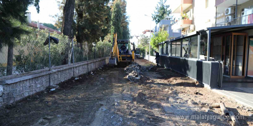 Marmaris’te belediyenin ilçe merkezinde çalışmaları sürüyor