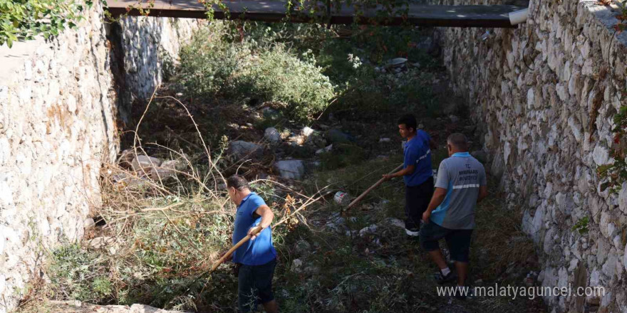 Marmaris’te dere yatakları kışa hazırlanıyor